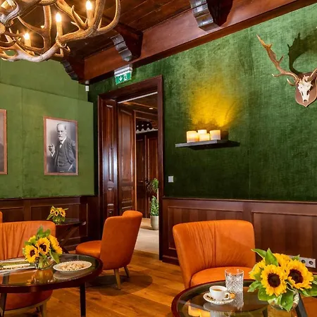 Der Knappenhof - & Restaurant Hotell 4*